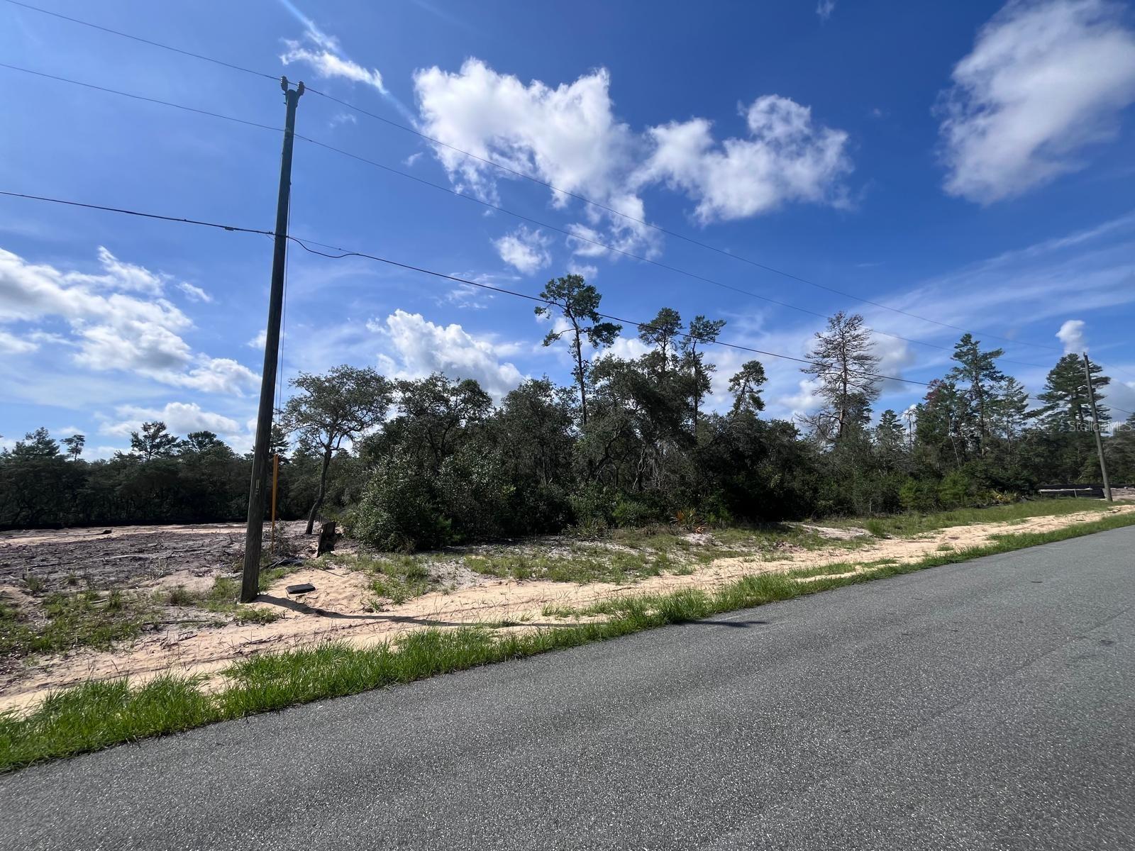 BEAUTIFUL LARGE LOT with 0.31 ACRES, Water at the door, connection box in the attached photos, light at the door, paved street, neighborhood with great homes, this lot is located in Marion Oaks, a growing community in the heart of Ocala! This spacious property offers an excellent opportunity to build your dream home in a quiet, condo-free neighborhood. Perfect for homeowners and investors, this lot offers easy access to Ocala's vibrant amenities, including shopping, restaurants, medical facilities, and nature trails. Take advantage of the area's steady growth and create the ideal home or investment in this desirable location. Don't miss out on this promising part of Ocala's future!