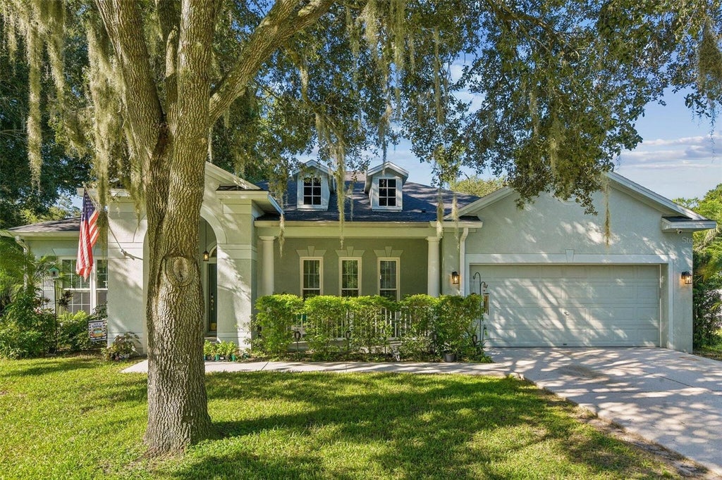 Photo of 1535 Rolling Meadow Drive, Valrico, FL 33594 (MLS # O6443193)
