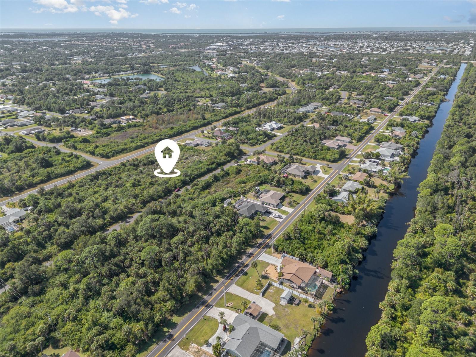 PORT CHARLOTTE - Land