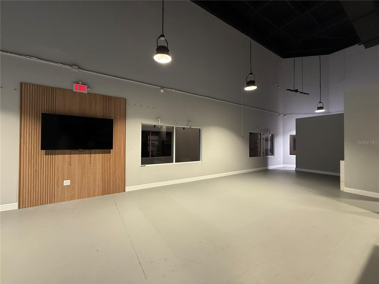 REGENCY VILLAGE SQUARE - Commercial Lease