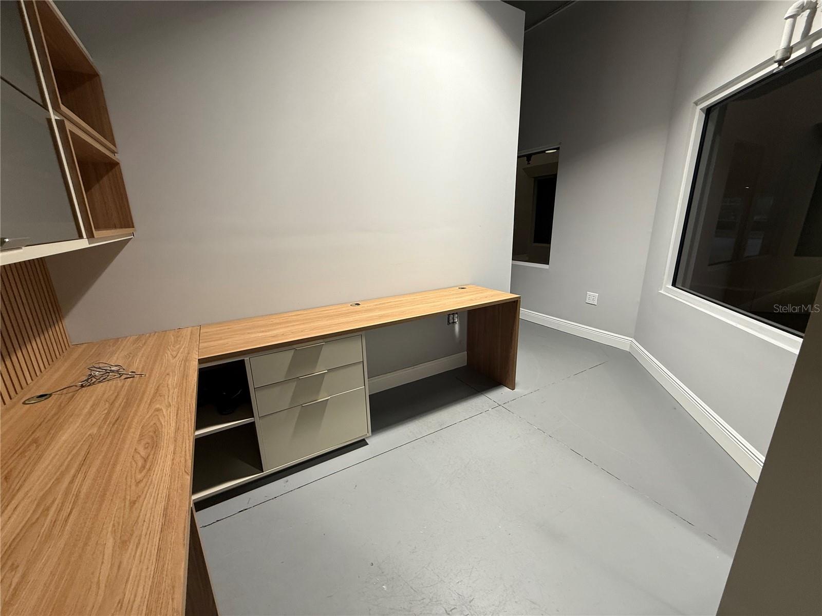 REGENCY VILLAGE SQUARE - Commercial Lease