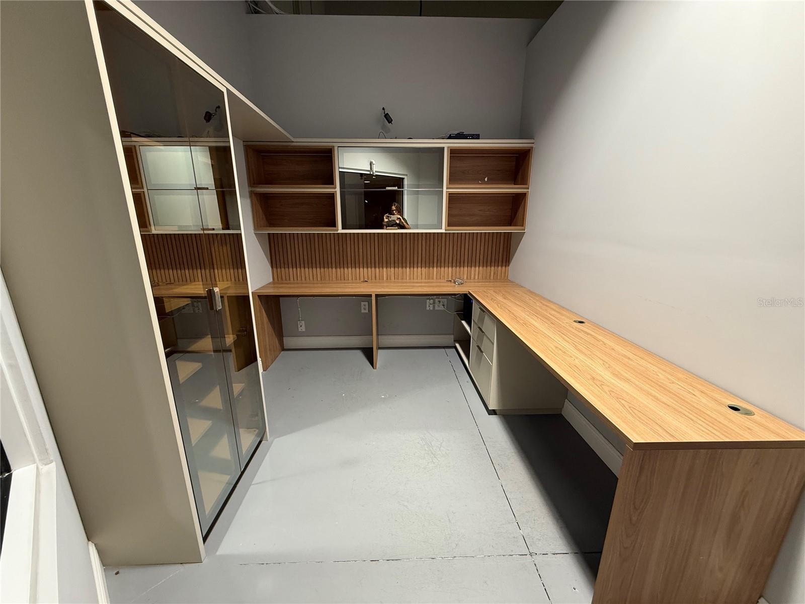 REGENCY VILLAGE SQUARE - Commercial Lease