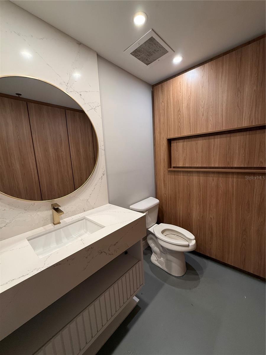 REGENCY VILLAGE SQUARE - Commercial Lease