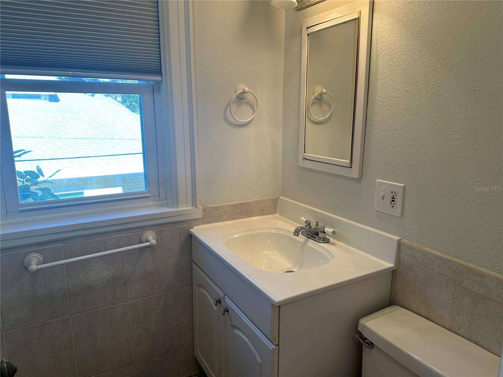 SNELL & HAMLETTS NORTH SHORE ADD - Residential Lease