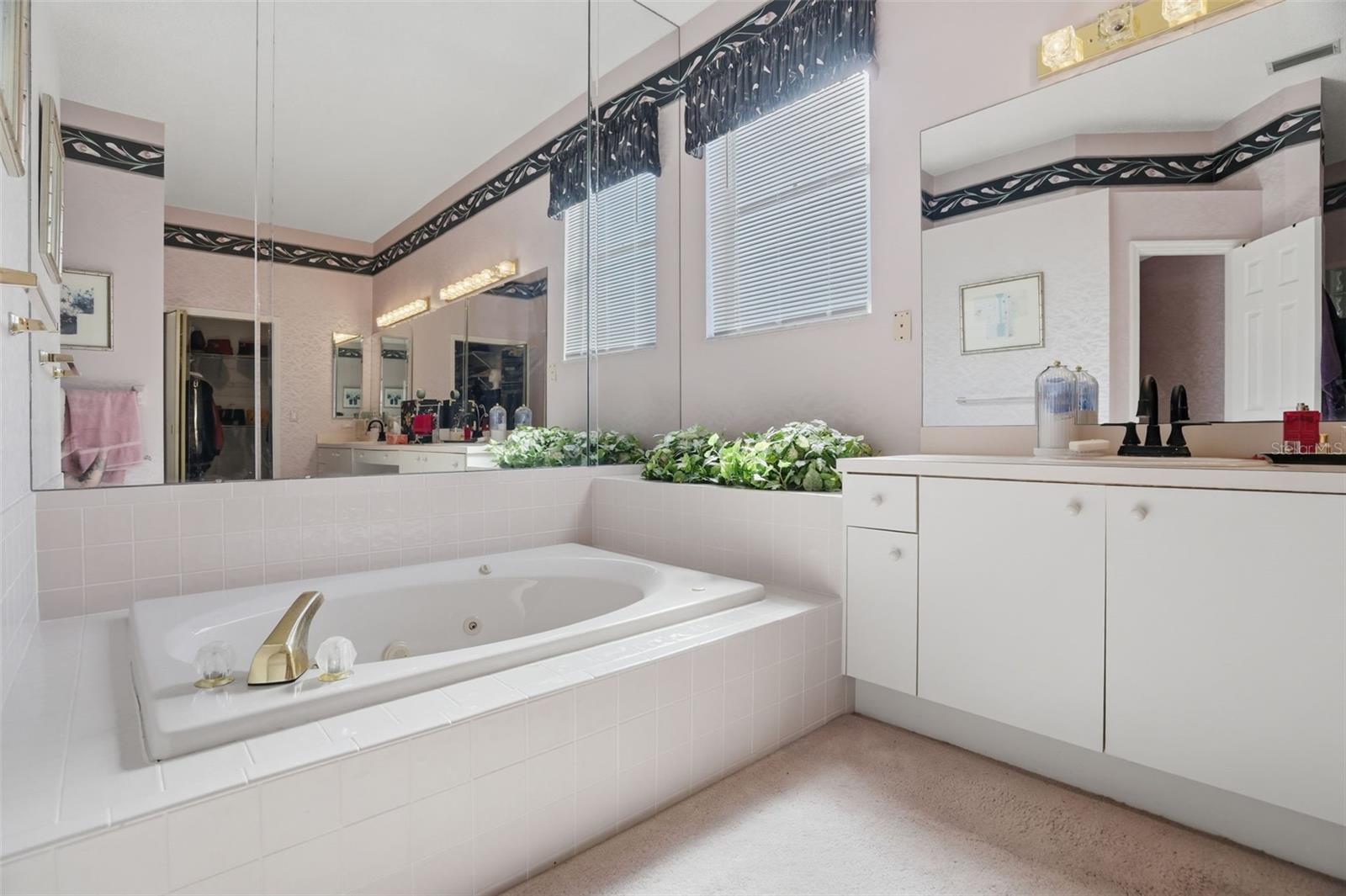 CRESCENT OAKS - Residential