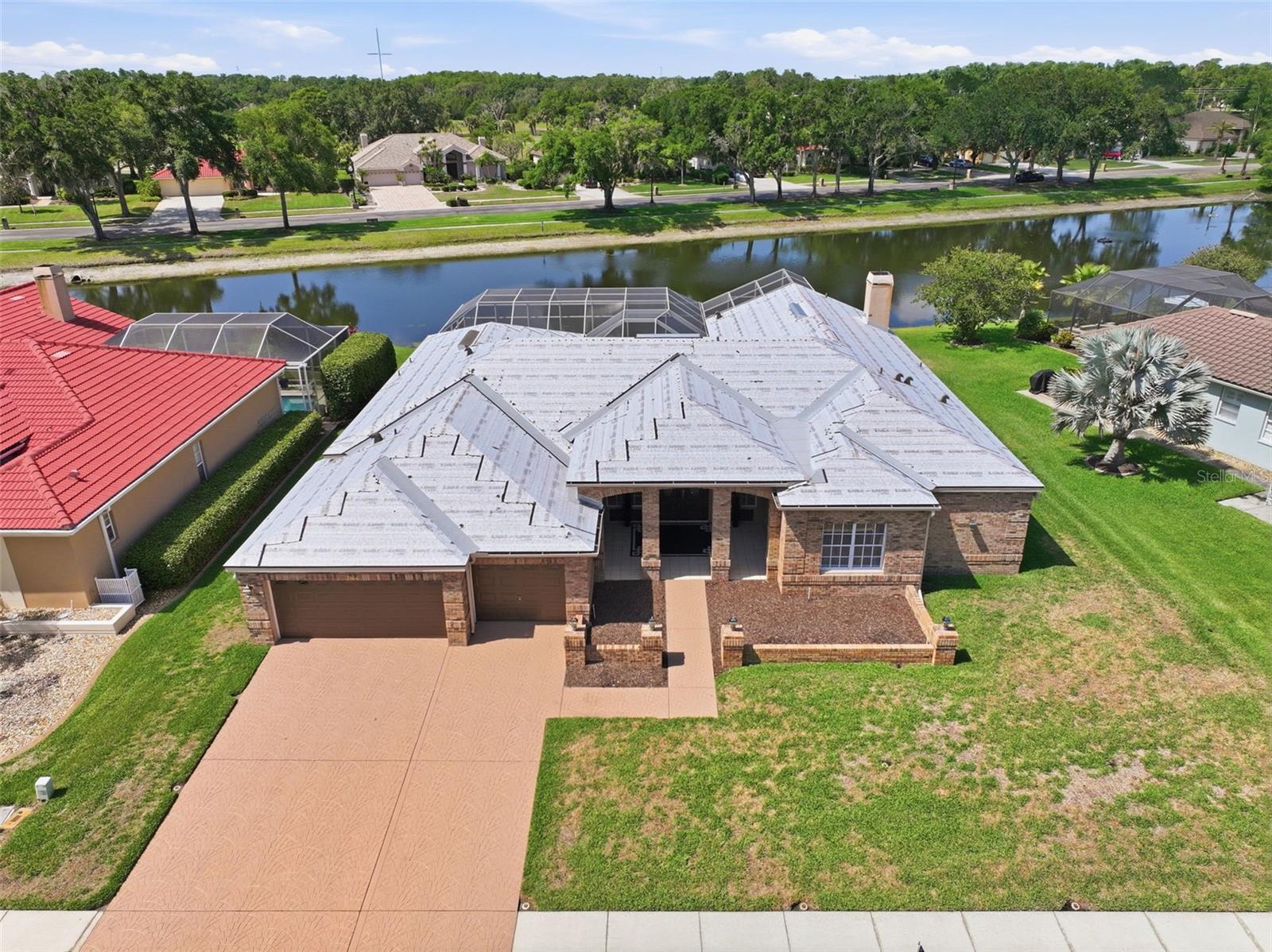 CRESCENT OAKS - Residential