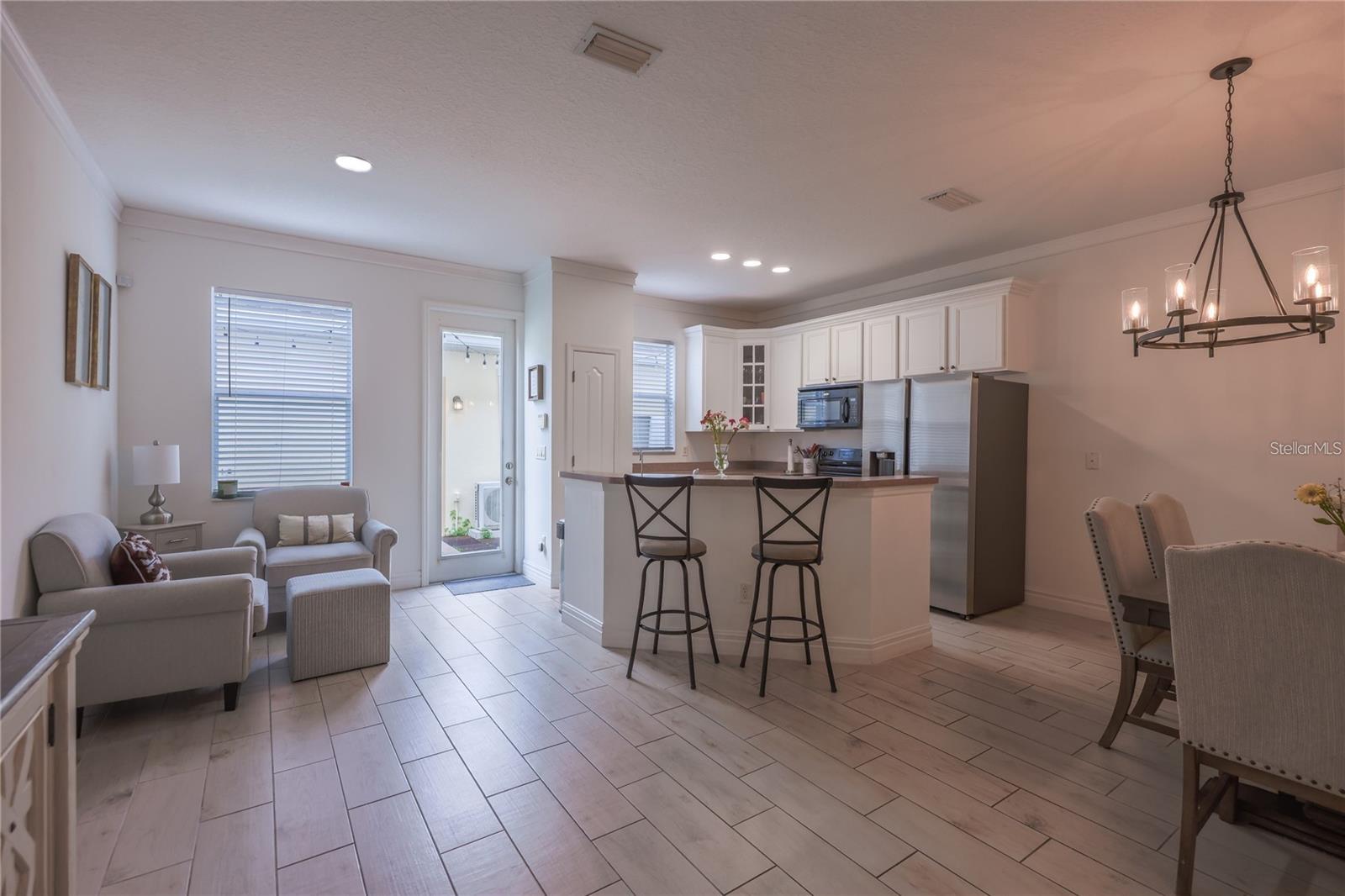 SIGNATURE LKS-PCL 01D PH 01 - Residential Lease