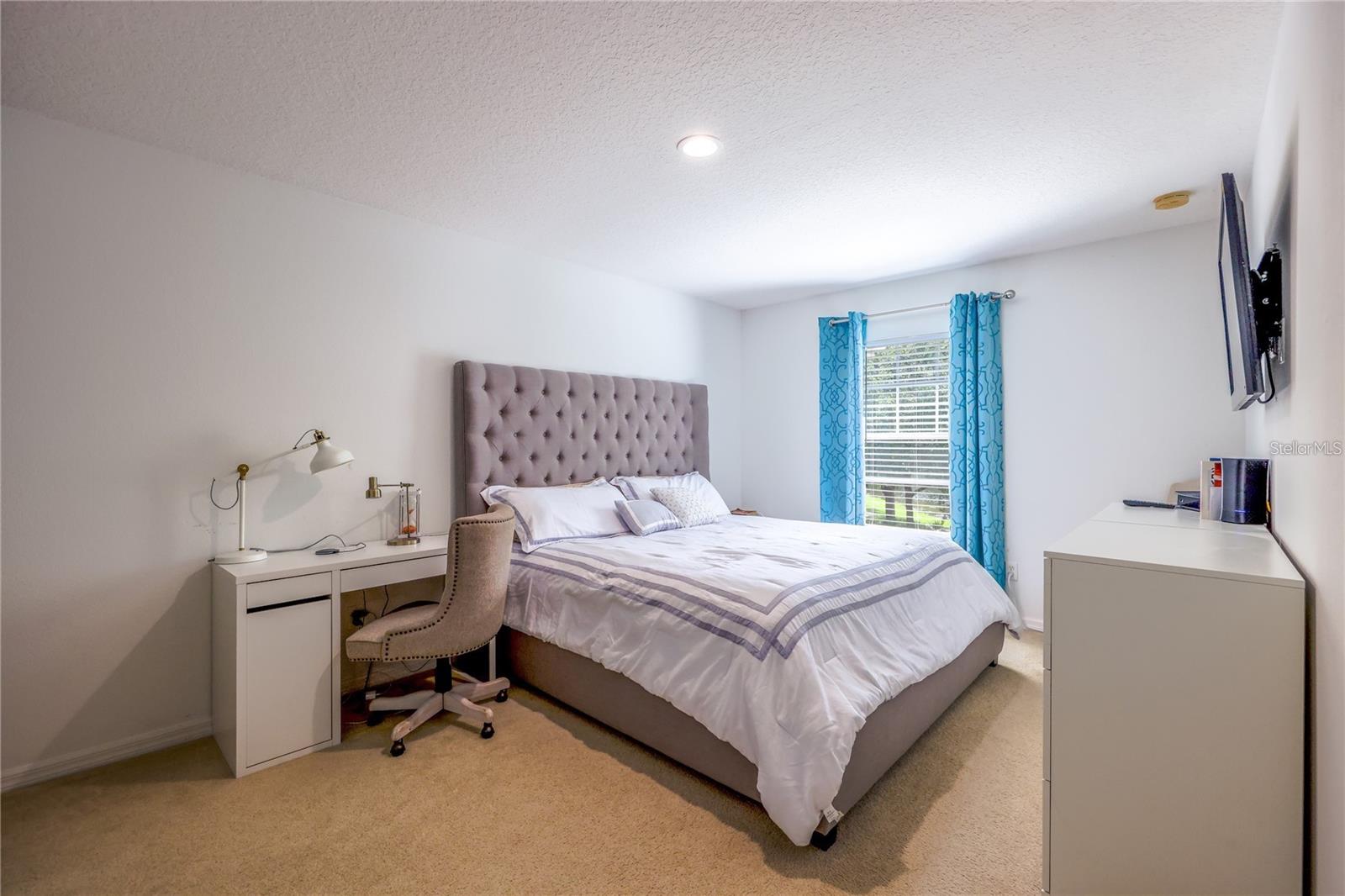 SIGNATURE LKS-PCL 01D PH 01 - Residential Lease