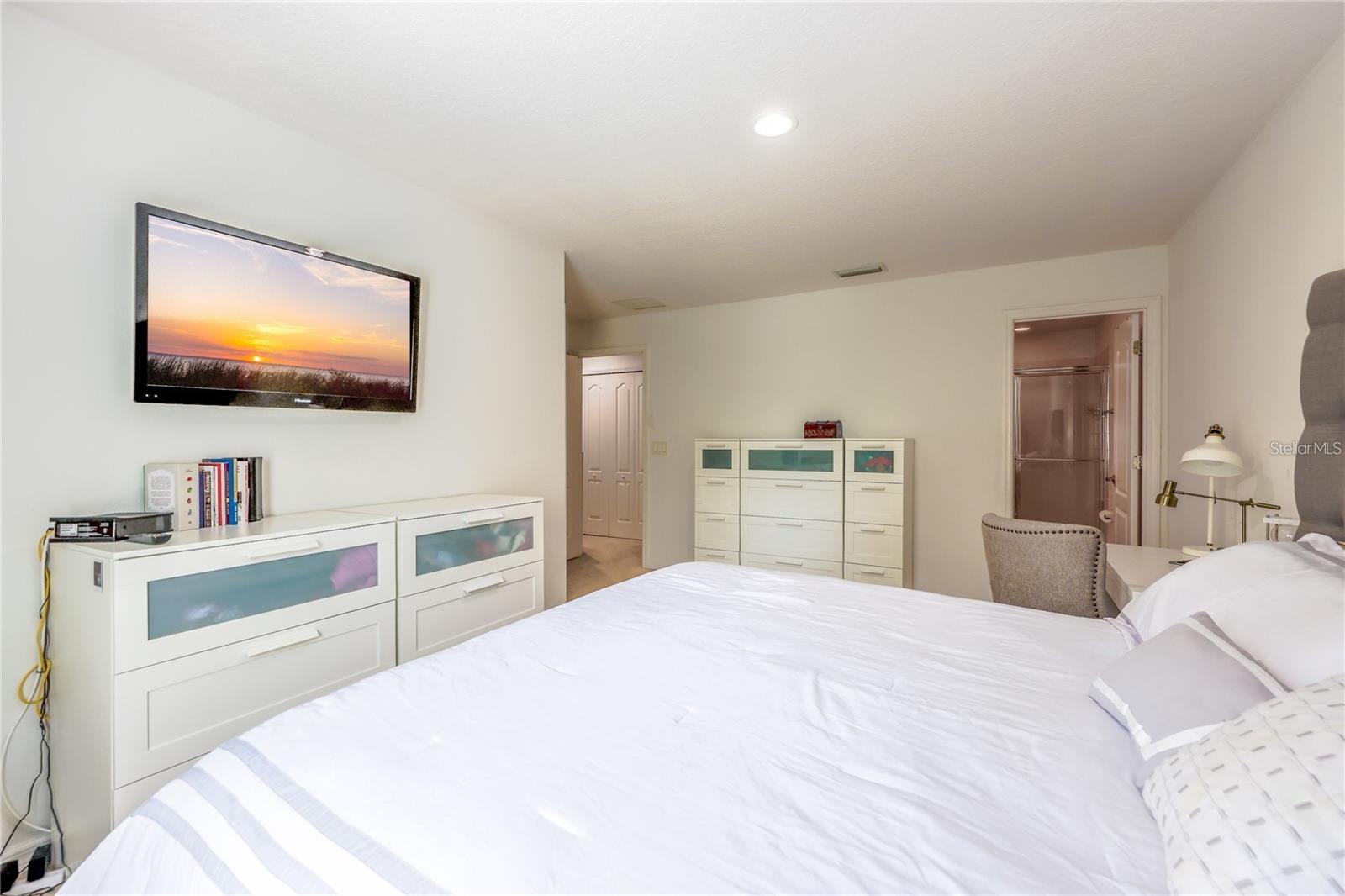 SIGNATURE LKS-PCL 01D PH 01 - Residential Lease