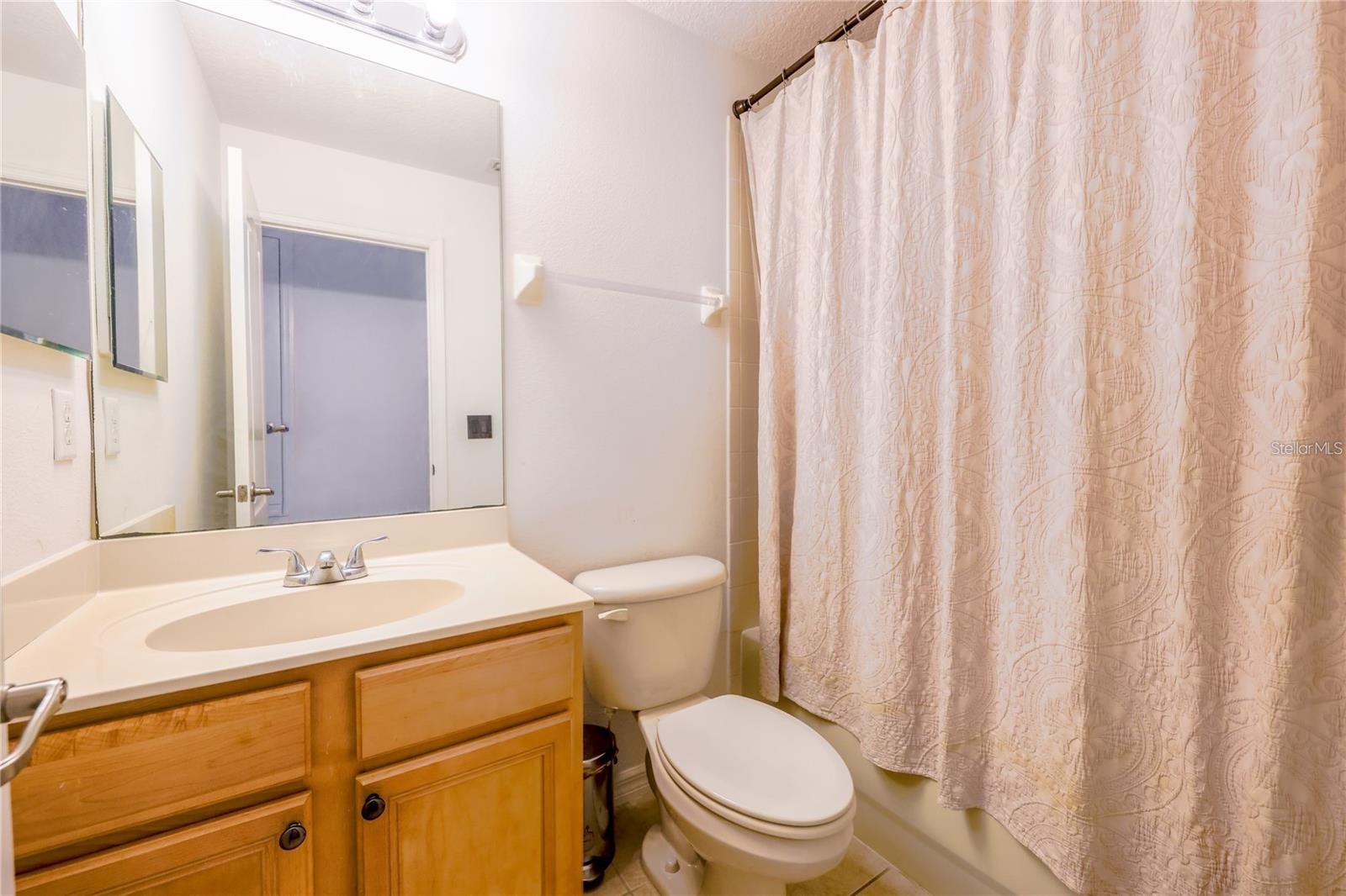 SIGNATURE LKS-PCL 01D PH 01 - Residential Lease