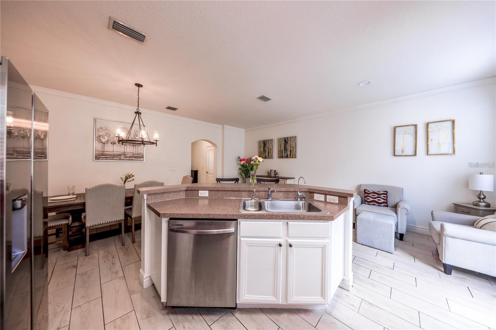 SIGNATURE LKS-PCL 01D PH 01 - Residential Lease