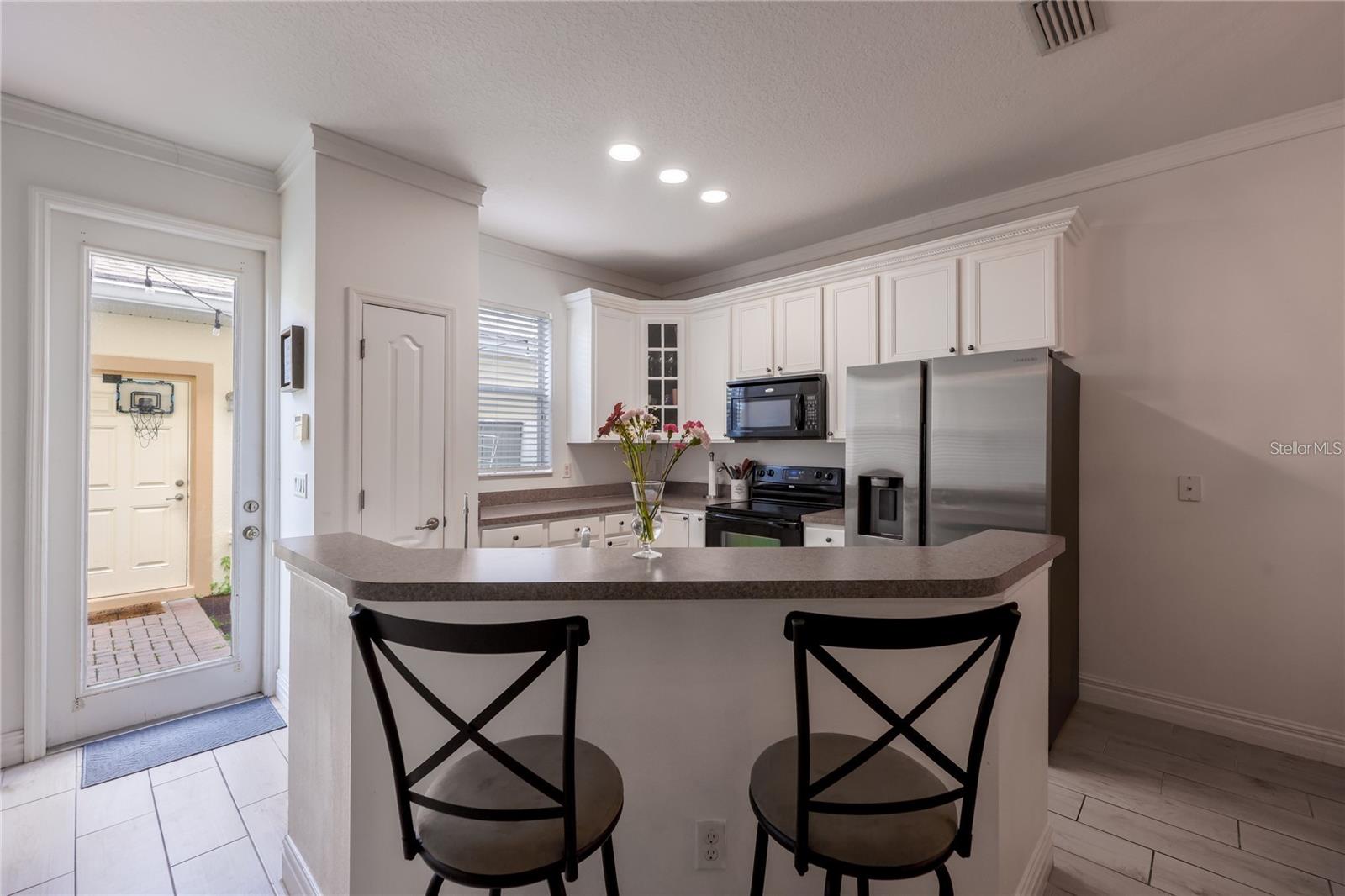 SIGNATURE LKS-PCL 01D PH 01 - Residential Lease