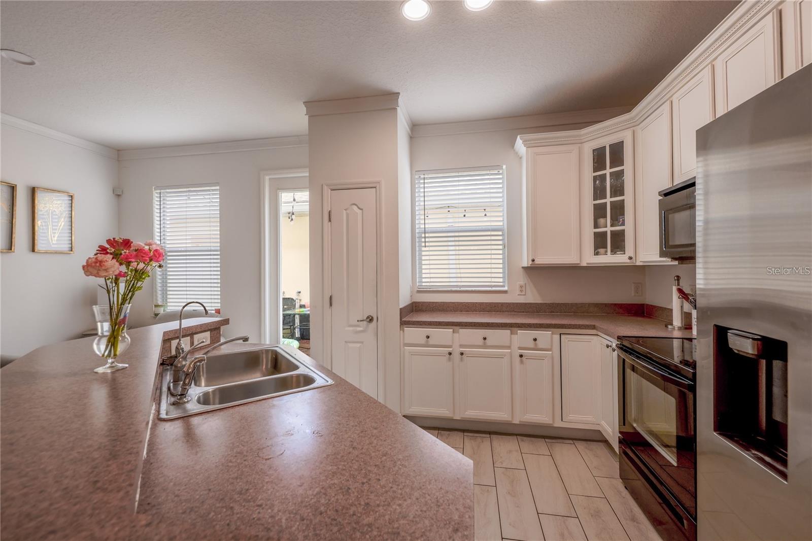 SIGNATURE LKS-PCL 01D PH 01 - Residential Lease