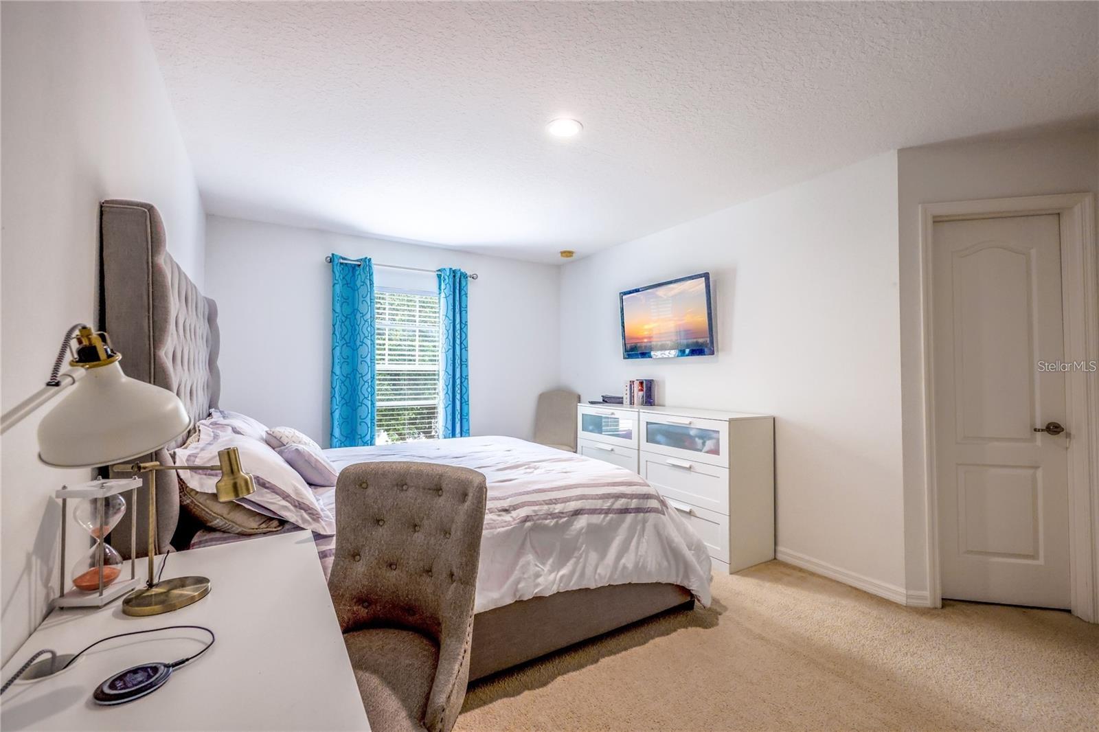 SIGNATURE LKS-PCL 01D PH 01 - Residential Lease