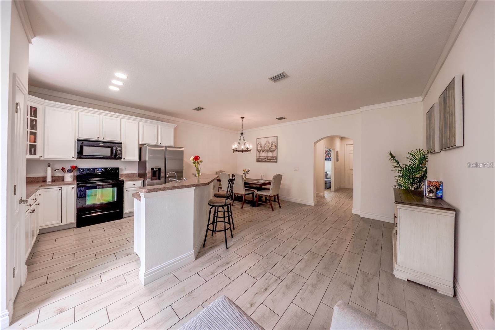 SIGNATURE LKS-PCL 01D PH 01 - Residential Lease