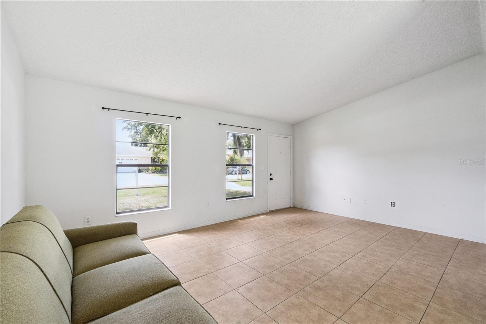 648 FLORIDIAN DRIVE