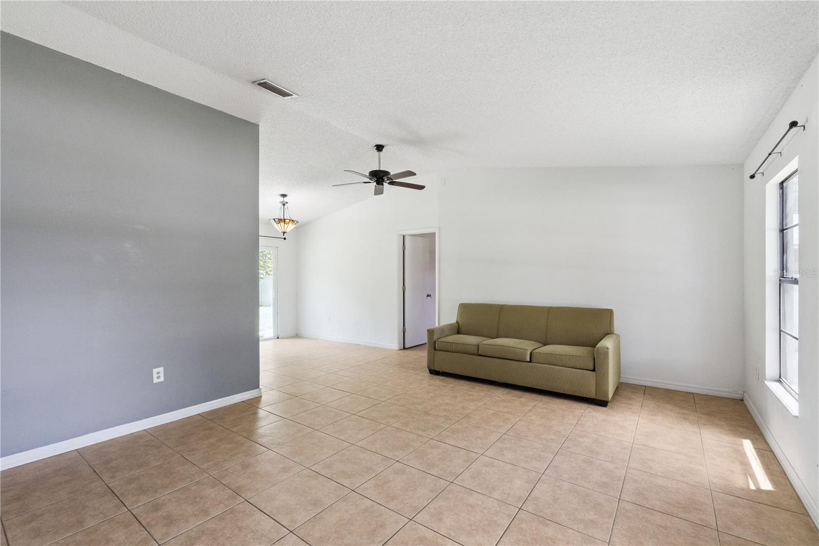 648 FLORIDIAN DRIVE