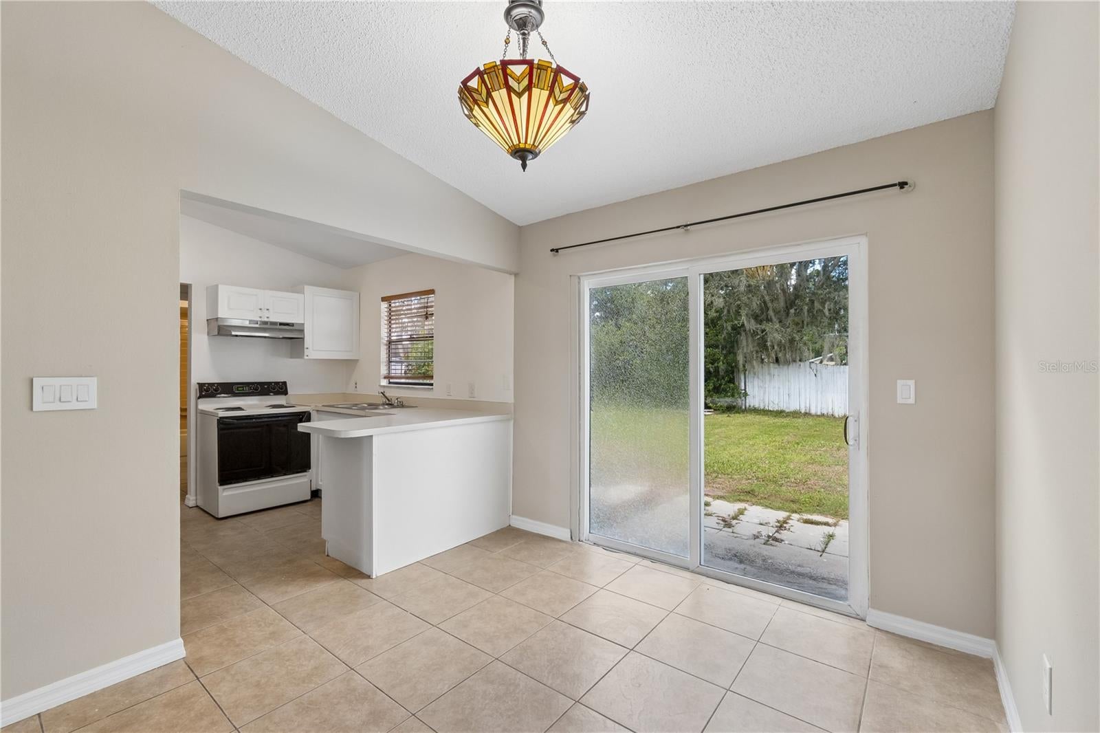 648 FLORIDIAN DRIVE