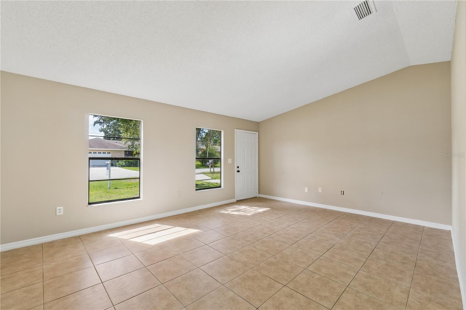 648 FLORIDIAN DRIVE