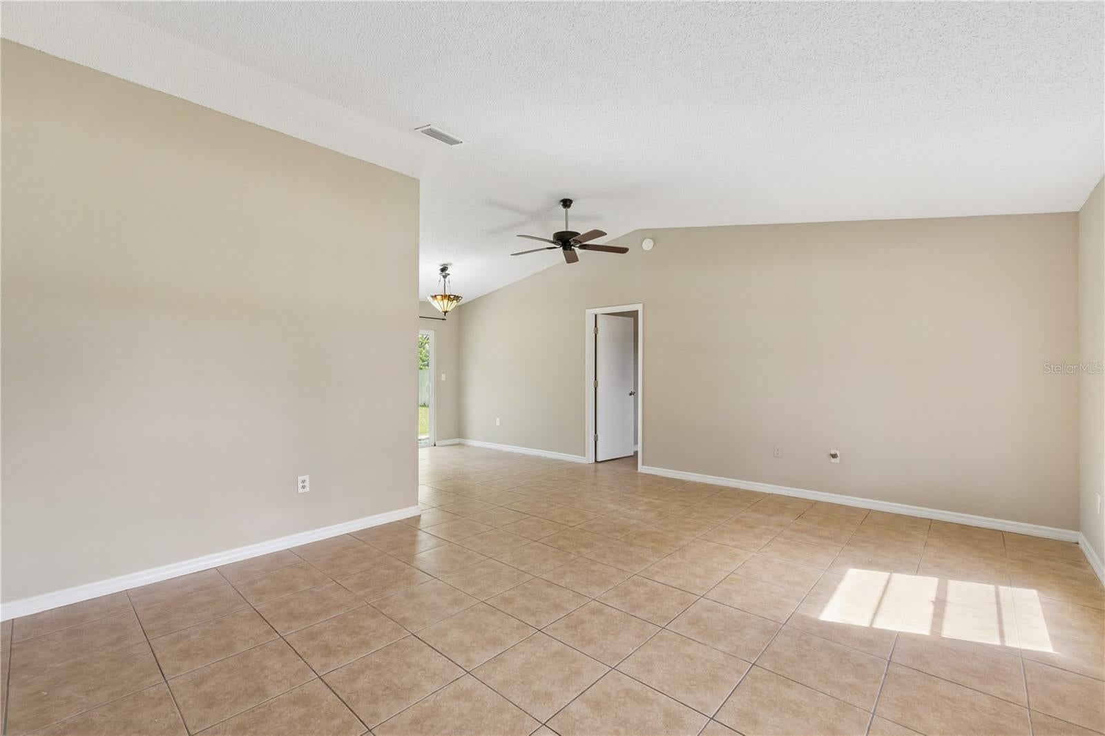 648 FLORIDIAN DRIVE