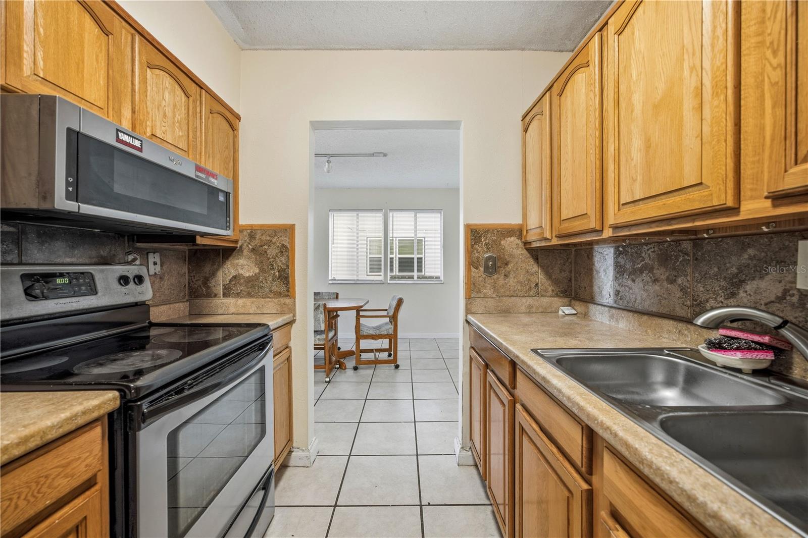 OAKS CONDOMINIUM - Residential