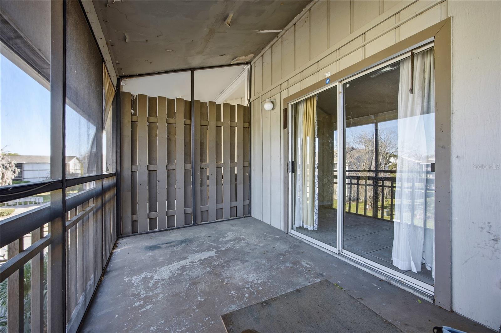 OAKS CONDOMINIUM - Residential