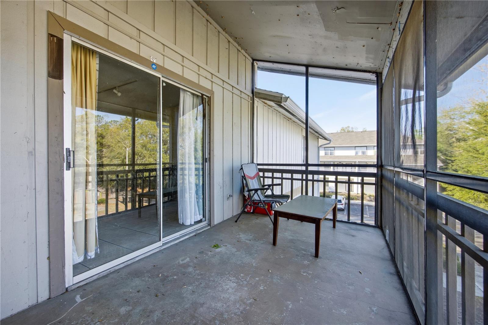 OAKS CONDOMINIUM - Residential