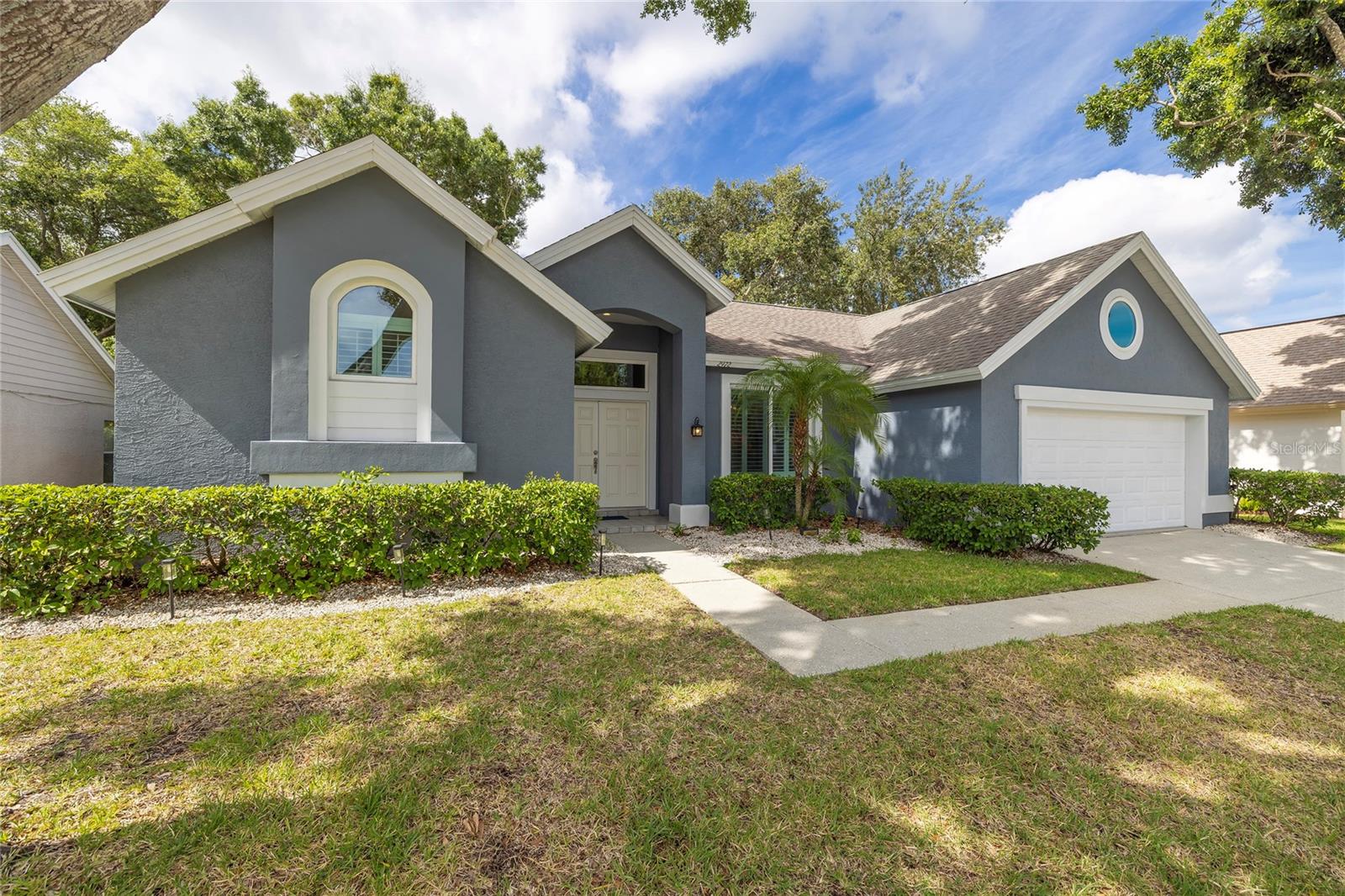 2972 ROBINWOOD LANE