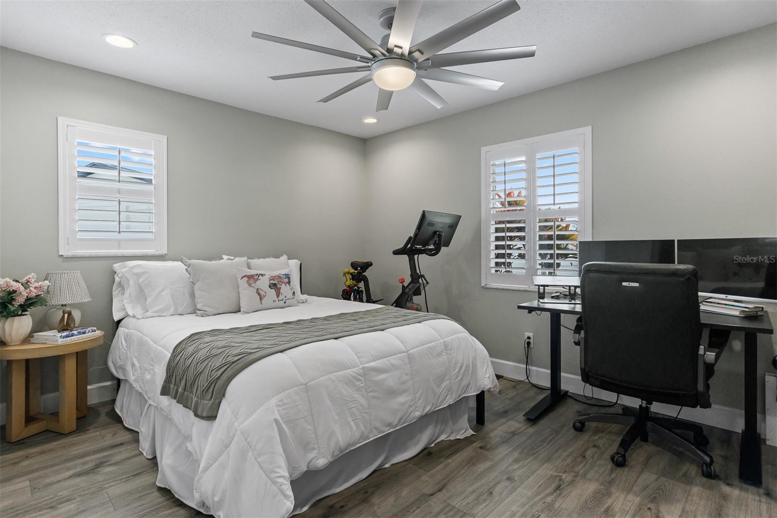 BAY CREST PARK UNIT NO 17 - Residential