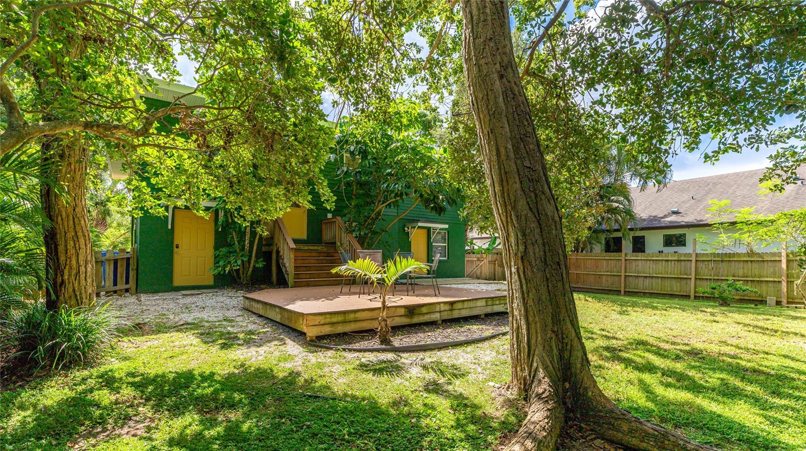 FLORA VILLA - Residential