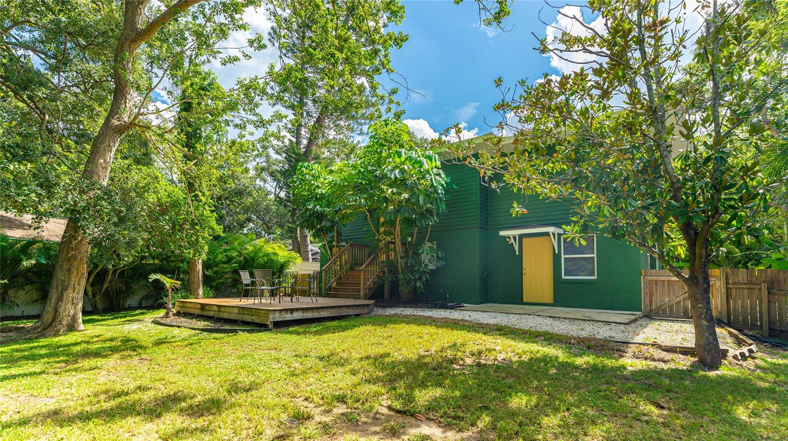 FLORA VILLA - Residential