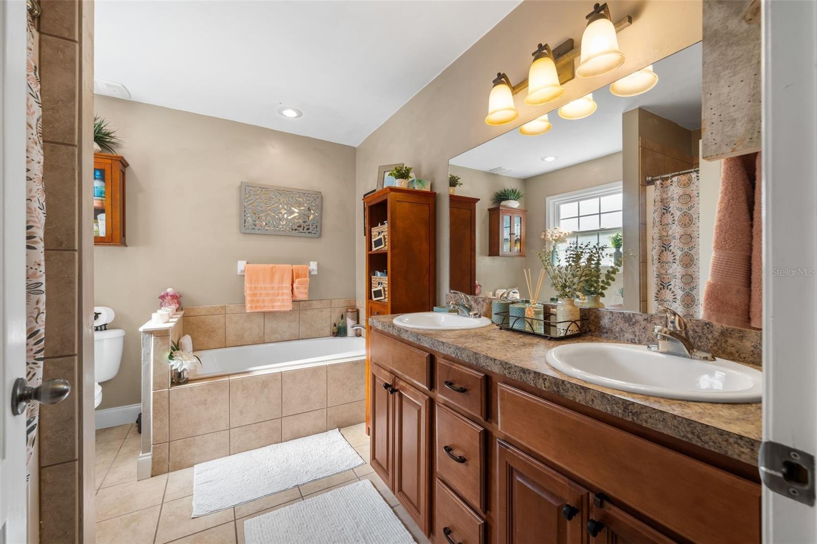 COTTAGES OF COUNTRY WAY - Residential