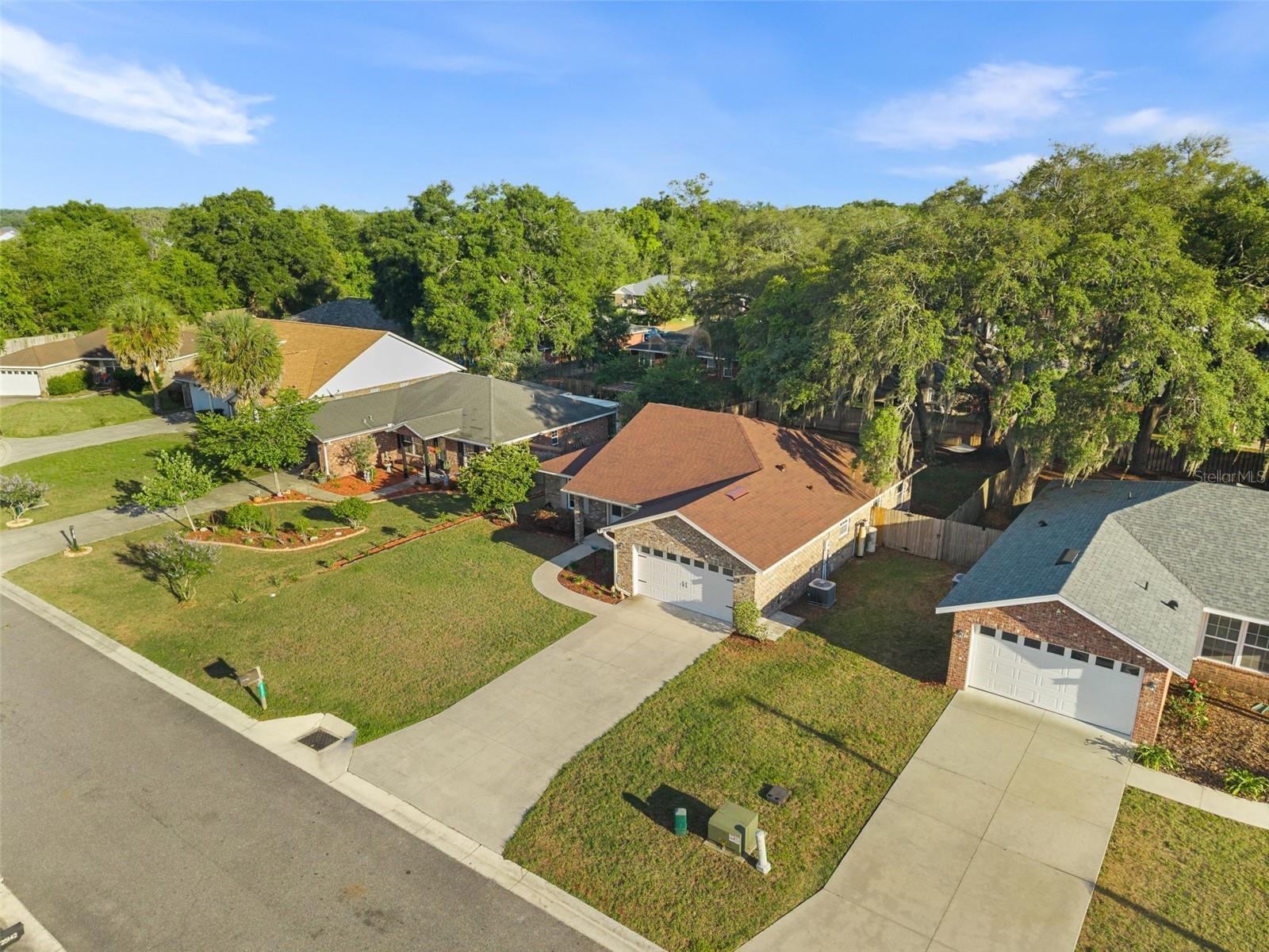 COTTAGES OF COUNTRY WAY - Residential