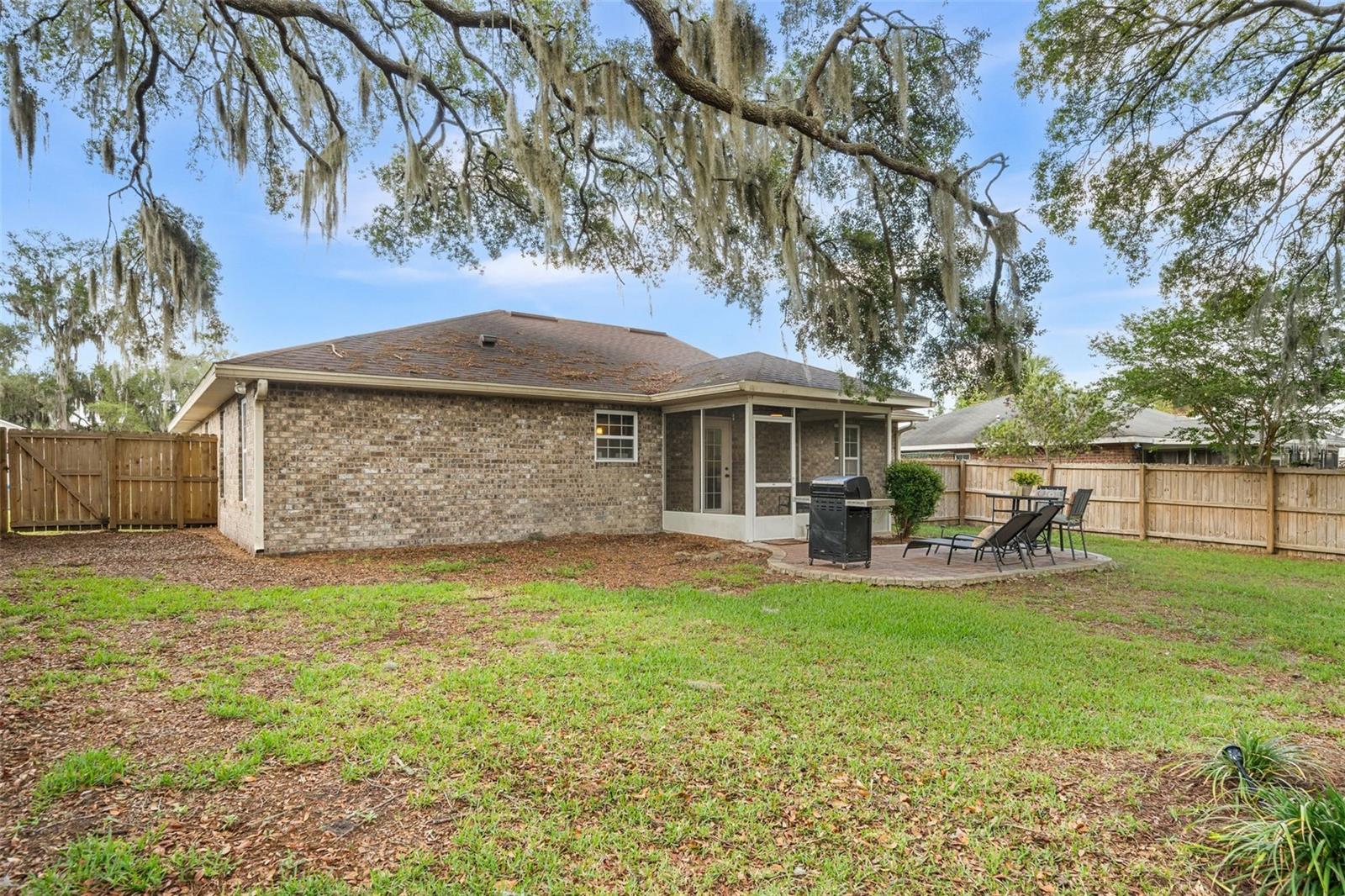 COTTAGES OF COUNTRY WAY - Residential