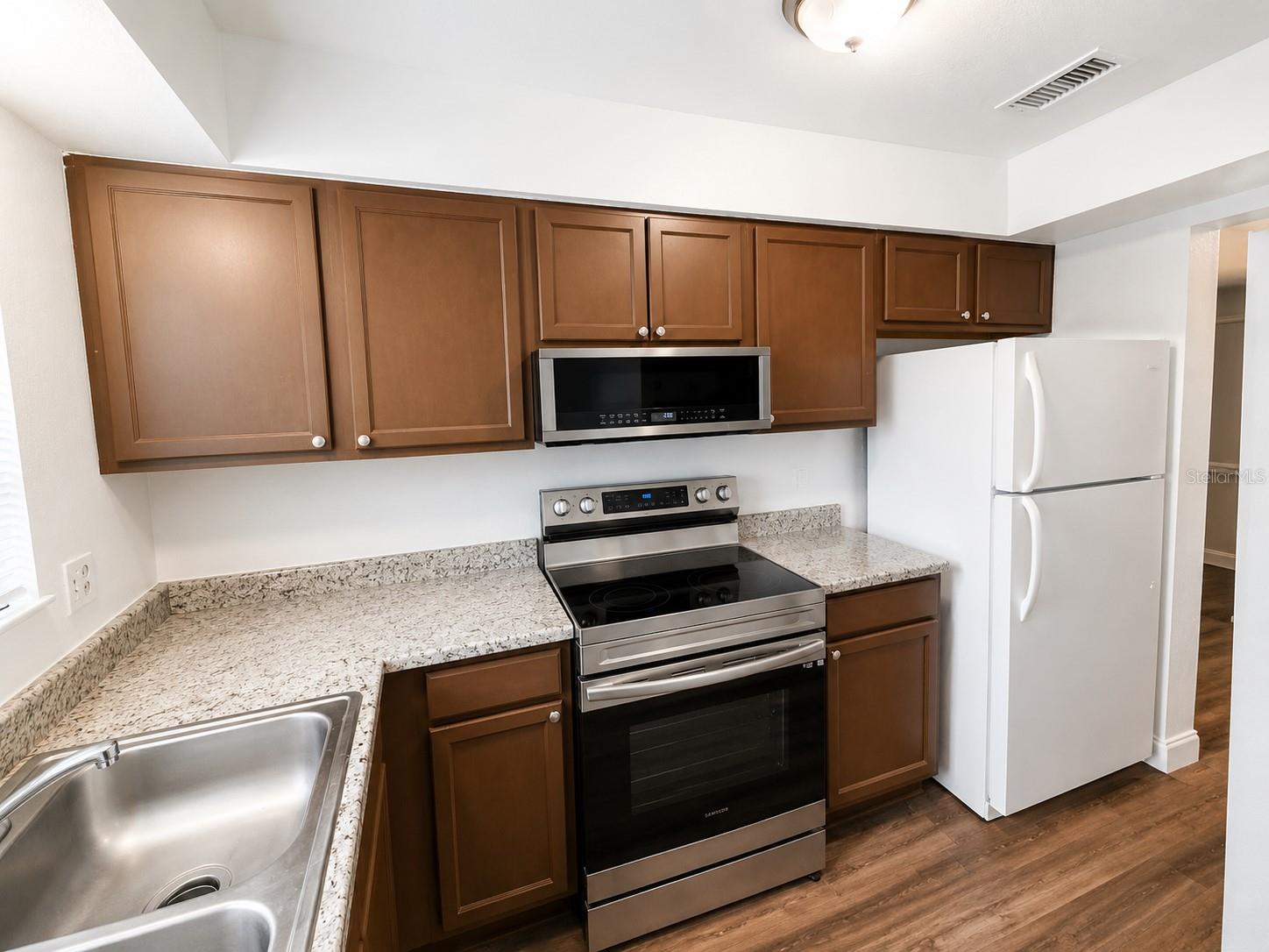 Search 1 202 EDEN LANE B