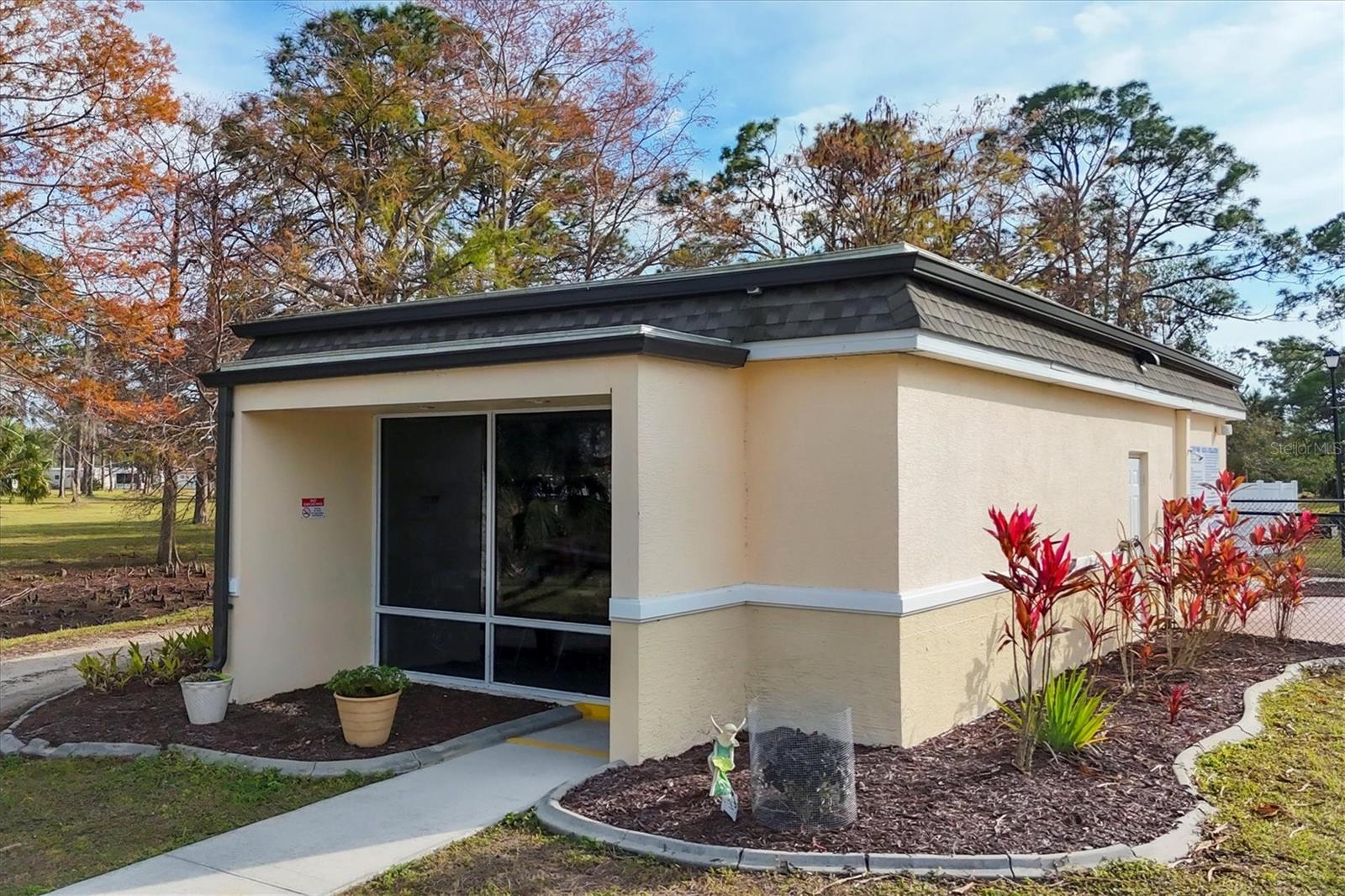 HOLIDAY PARK - Residential