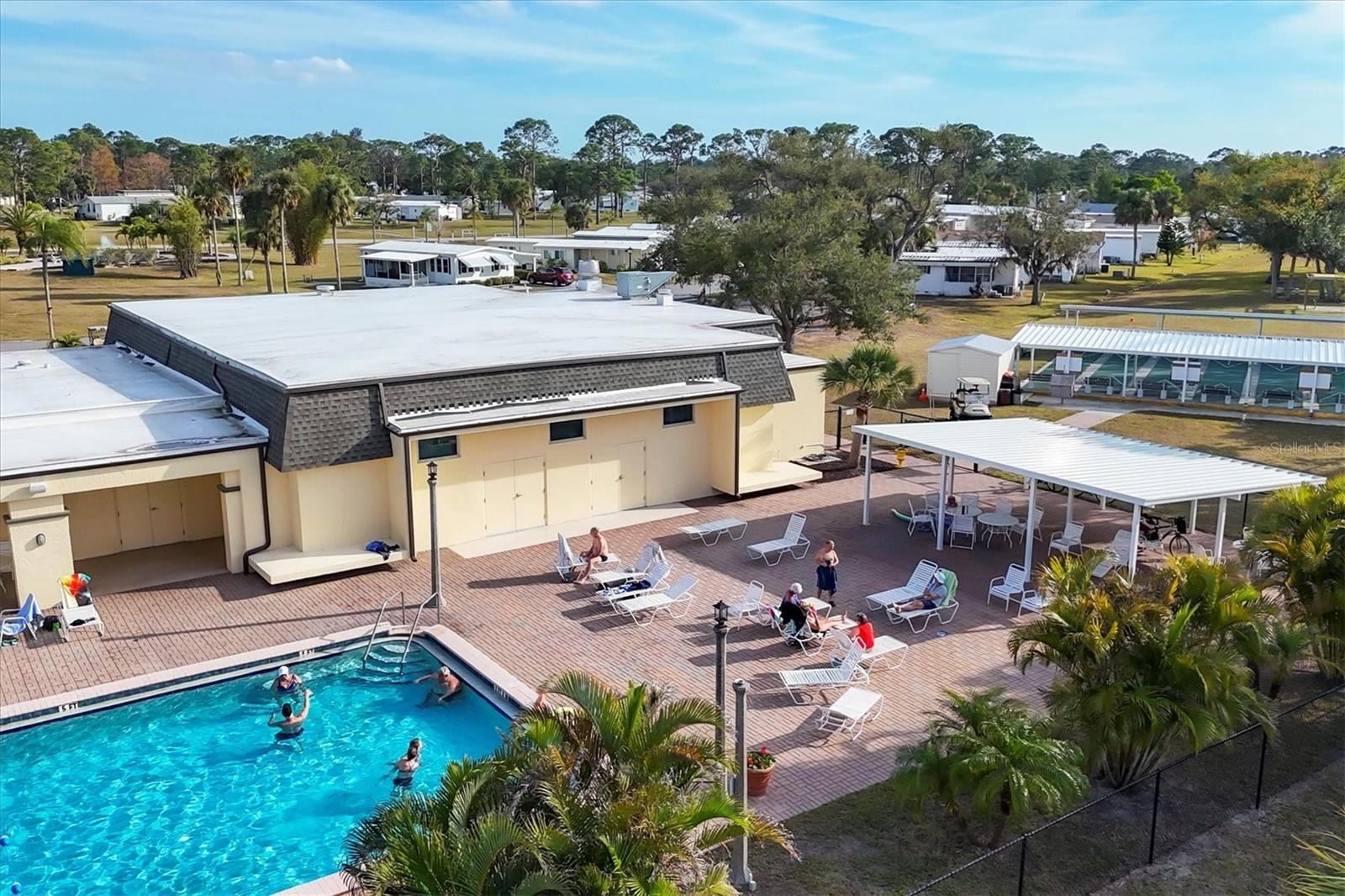 HOLIDAY PARK - Residential