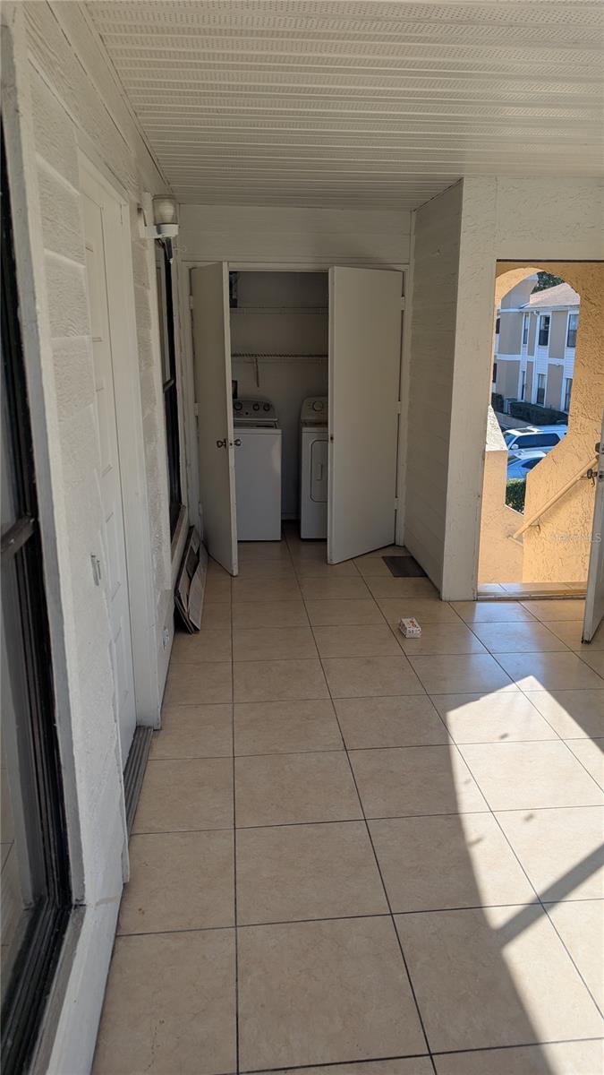 CENTRE COURT CONDO 03 PH 01 - Residential Lease