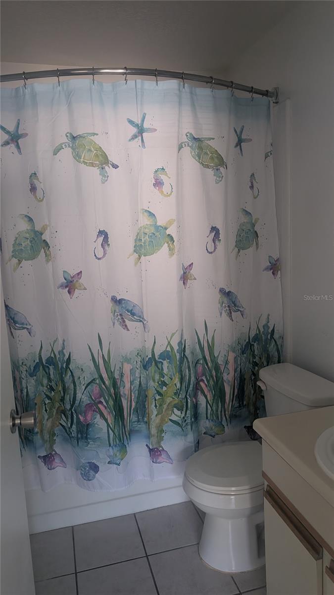 CENTRE COURT CONDO 03 PH 01 - Residential Lease