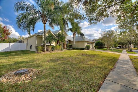 A home in AUBURNDALE