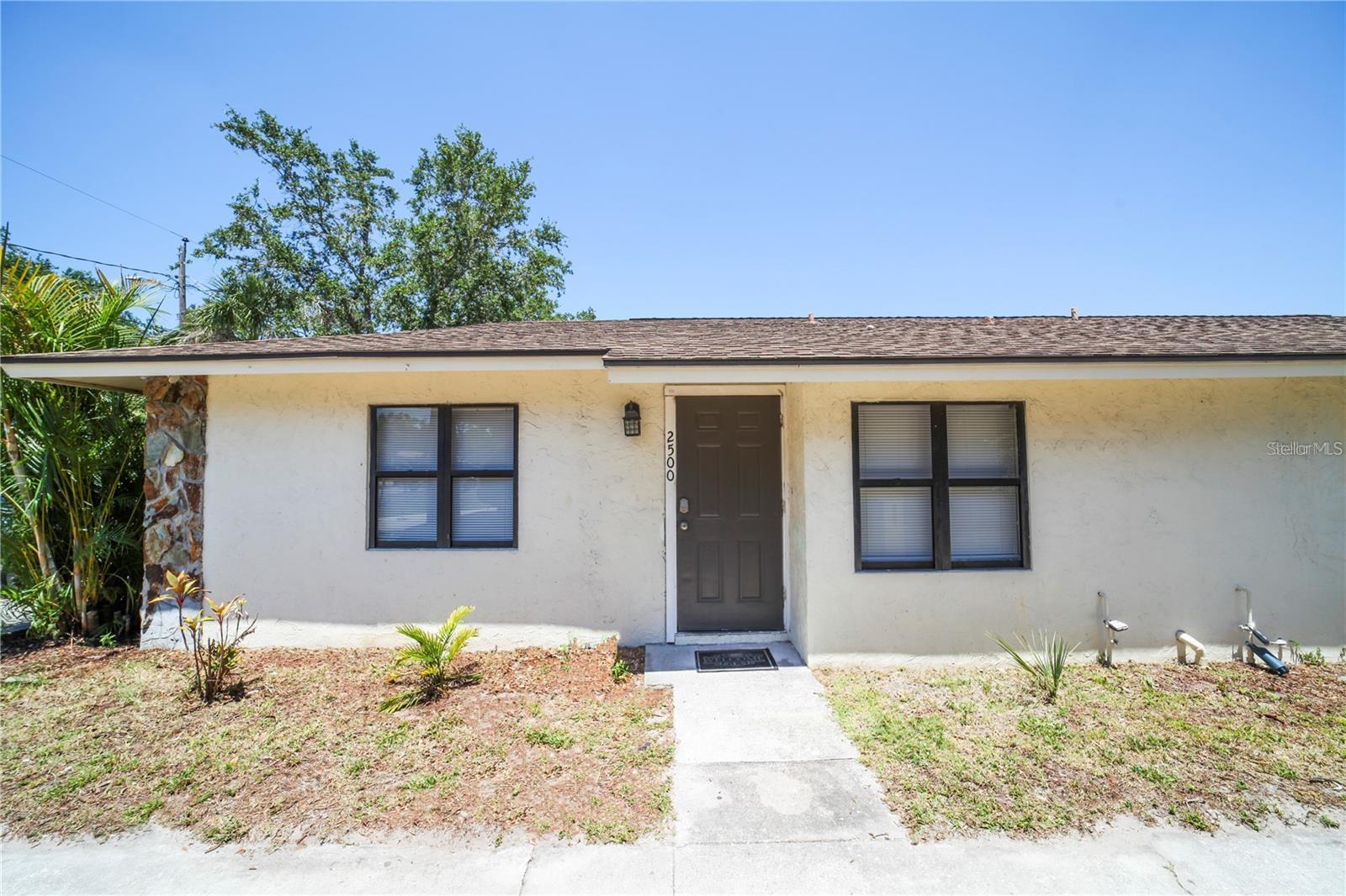 2 bed 1 bath 1/2 duplex apartment. Tile floors, freshly painted. No Smoking. No washer & dryer. 1st month and security required to move in. Tenant pays utilities. lawn care included