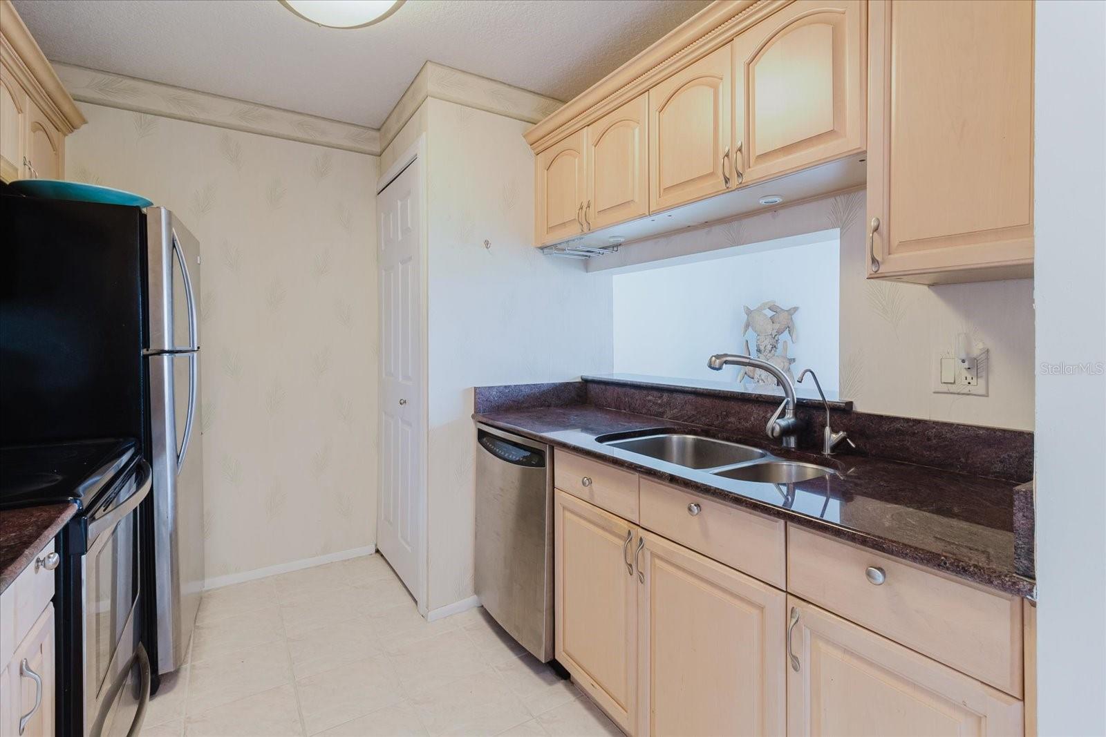 MOORINGS THE CONDO - Residential