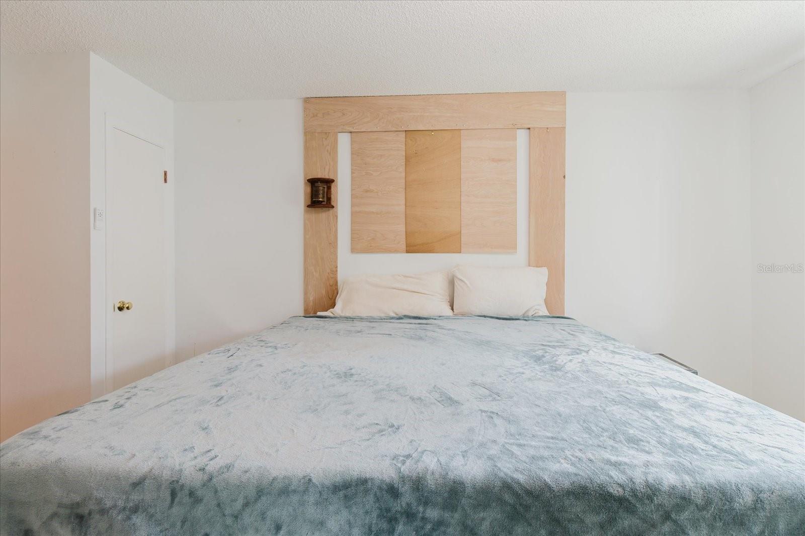 MOORINGS THE CONDO - Residential