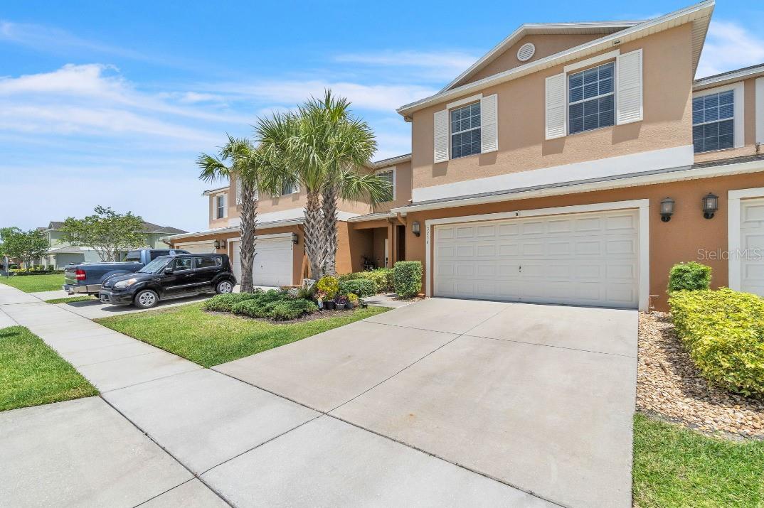 3256 RODRICK CIRCLE