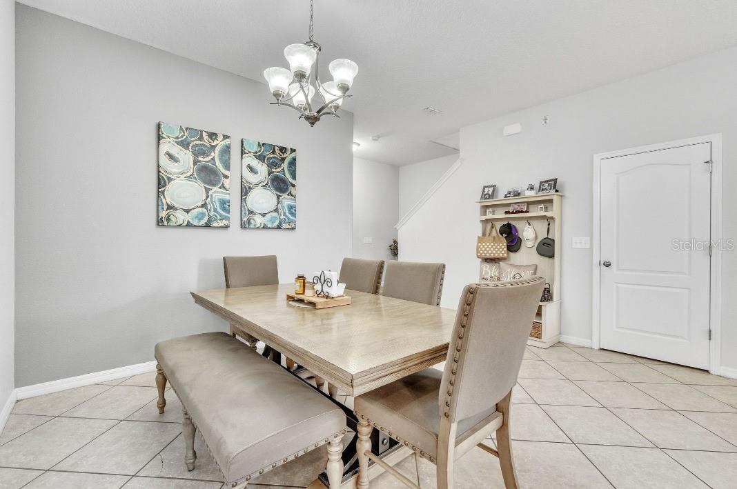 3256 RODRICK CIRCLE