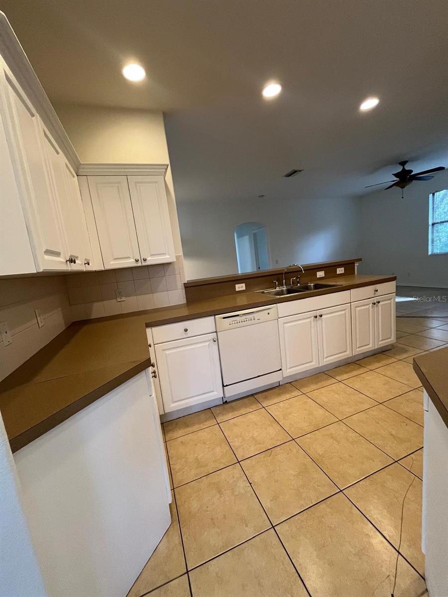 PORT CHARLOTTE SUB 12 - Residential Lease