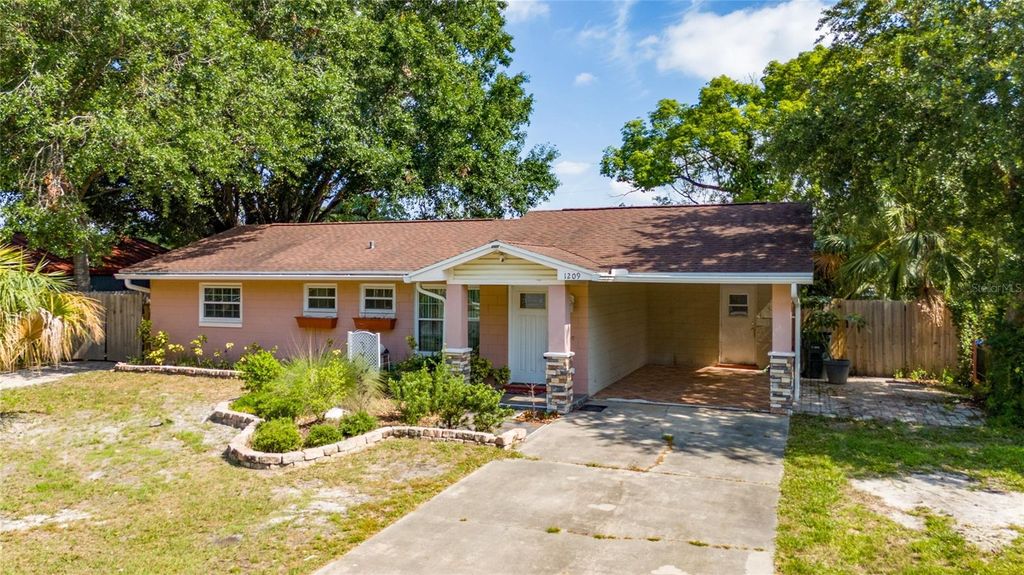 Photo of 1209 Marygon Street, Kissimmee, FL 34744 (MLS # S5141133)