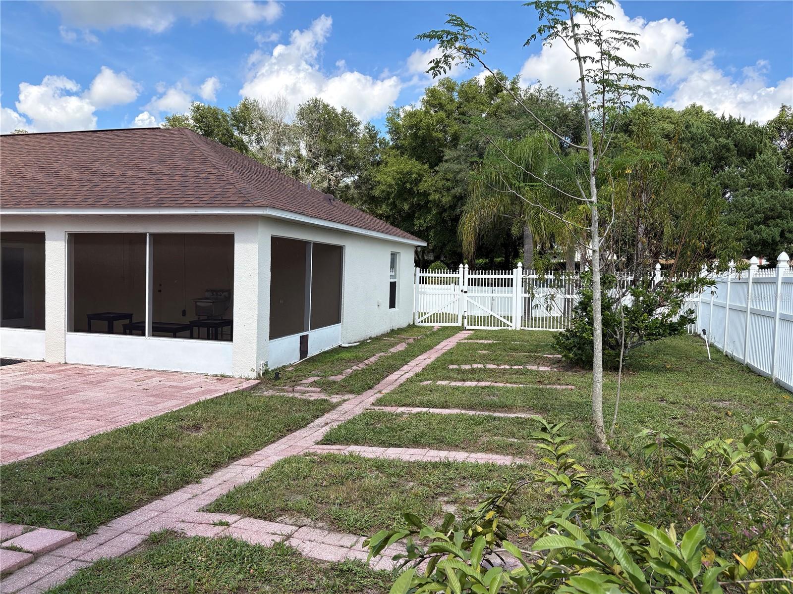 CASCADES PARK PH 01 02 03 - Residential Lease
