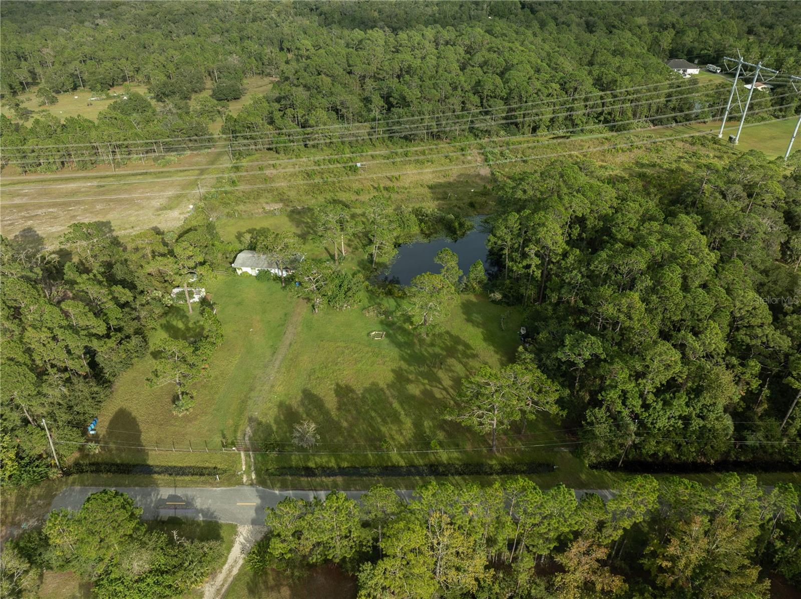 LAKE HARNEY ACRETTES - Residential