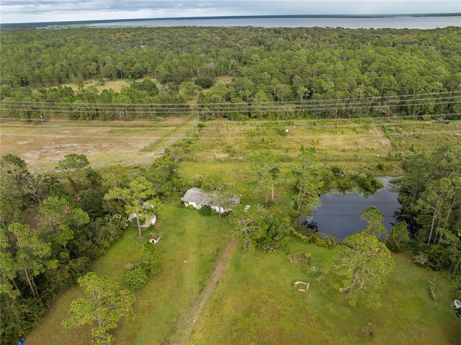 LAKE HARNEY ACRETTES - Residential